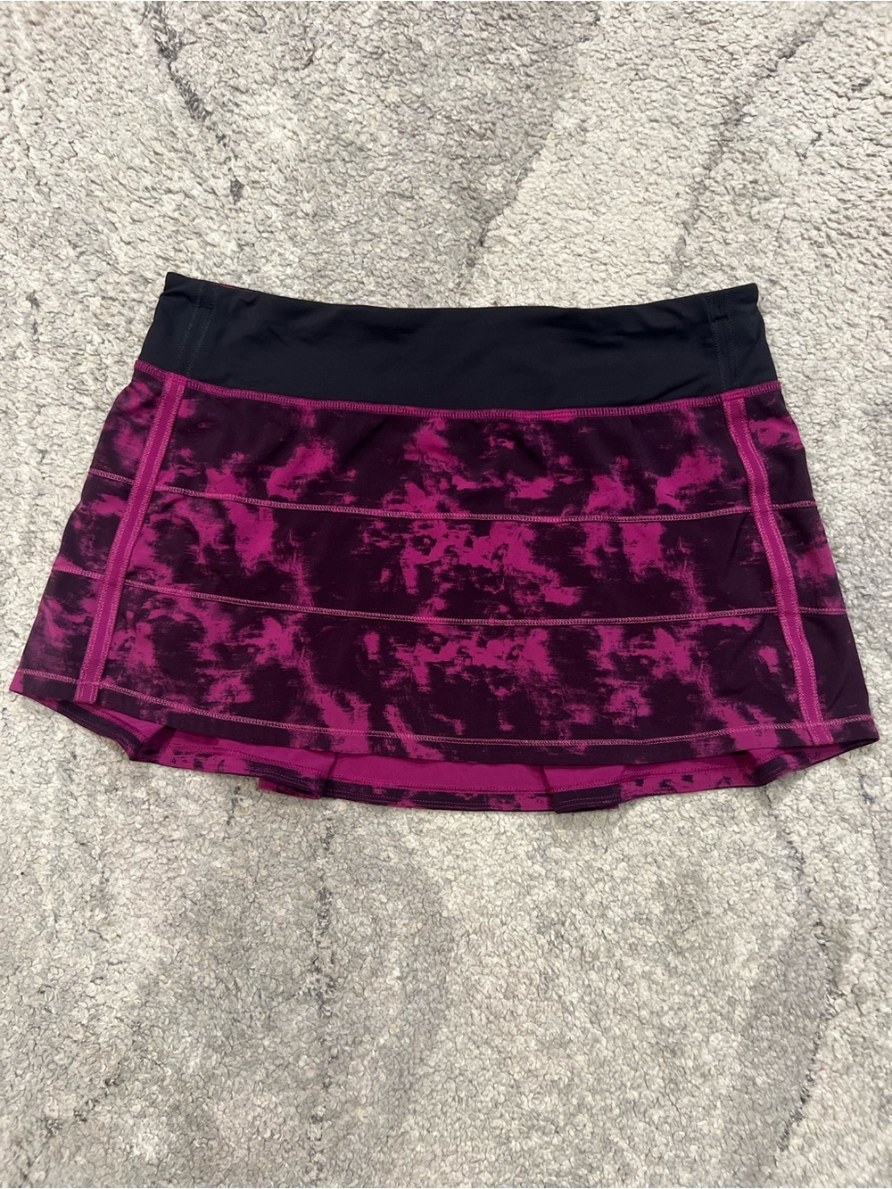 Women’s Lululemon skirt